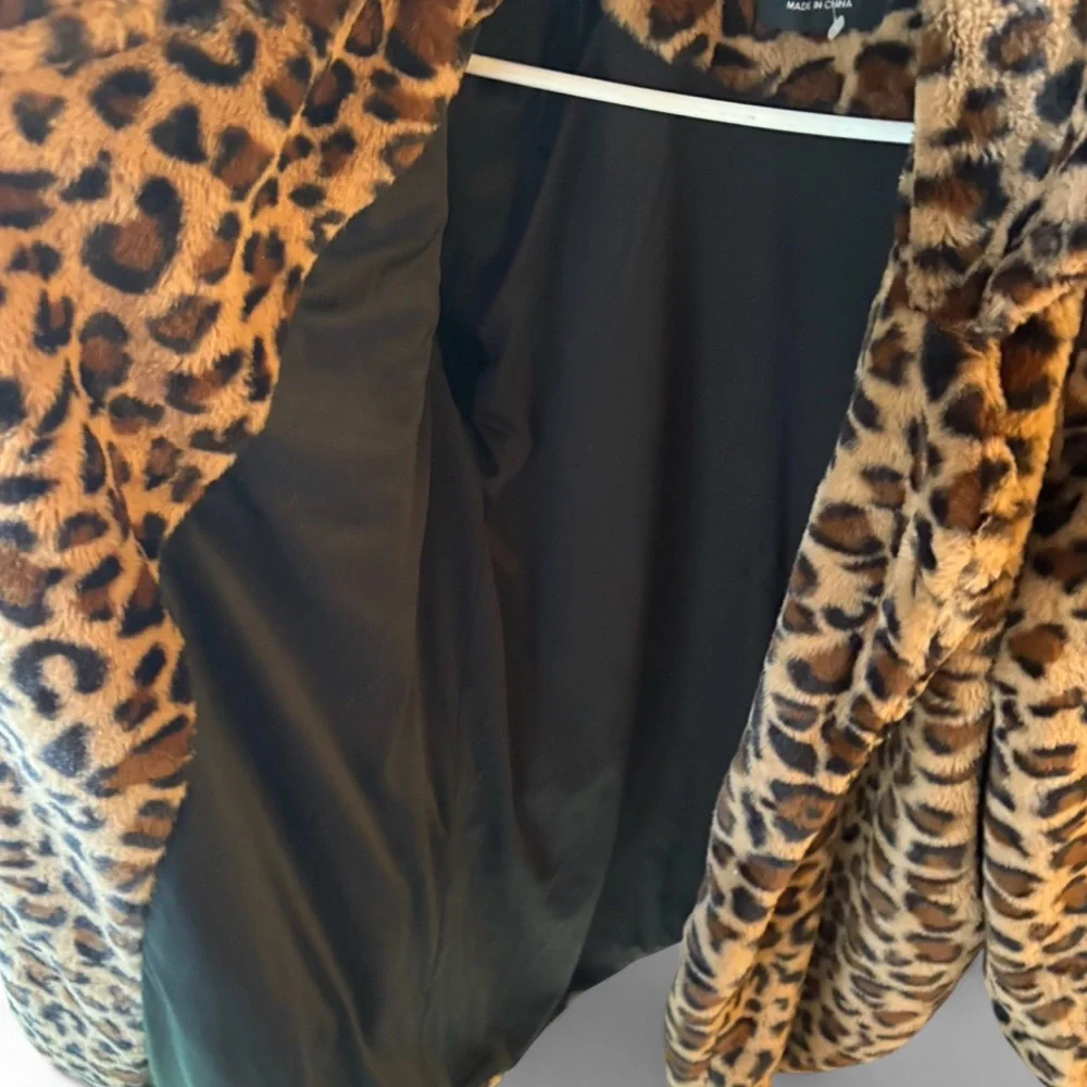 LOVE TREE Leopard Faux Fur Coat Brown Black Plush Statement Jacket Size L - Picture 4 of 7